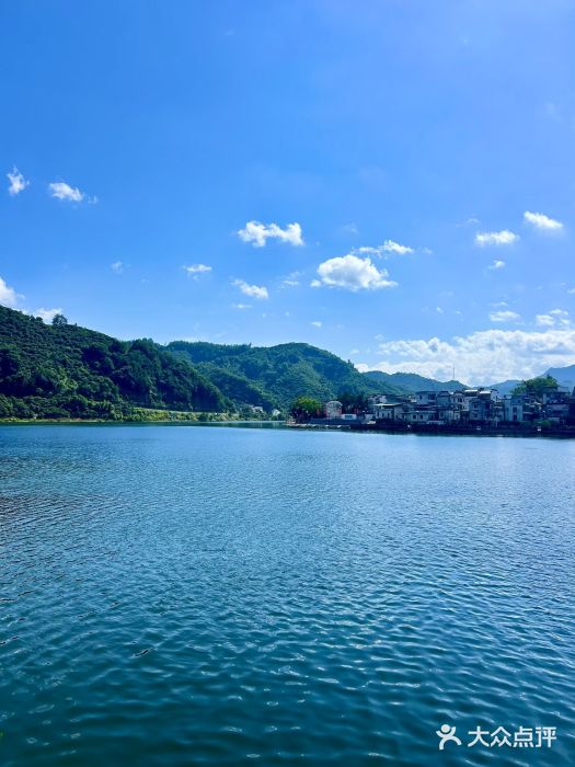 新安江山水画廊风景区图片