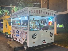-布尔津河堤夜市