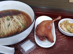 -百年老字号·观振兴蟹黄面·三虾面·苏式面(观前街富仁坊巷店)