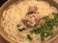 -亮亮面馆(经六路店)