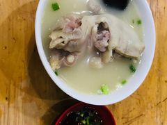-雷祖芳老妈蹄花店