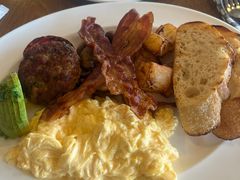 -ROAST coffee & eatery