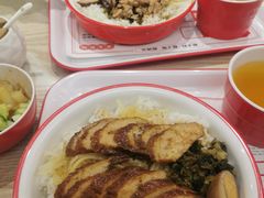 -壹品剁椒猪脚饭(蔡家中央大街店)