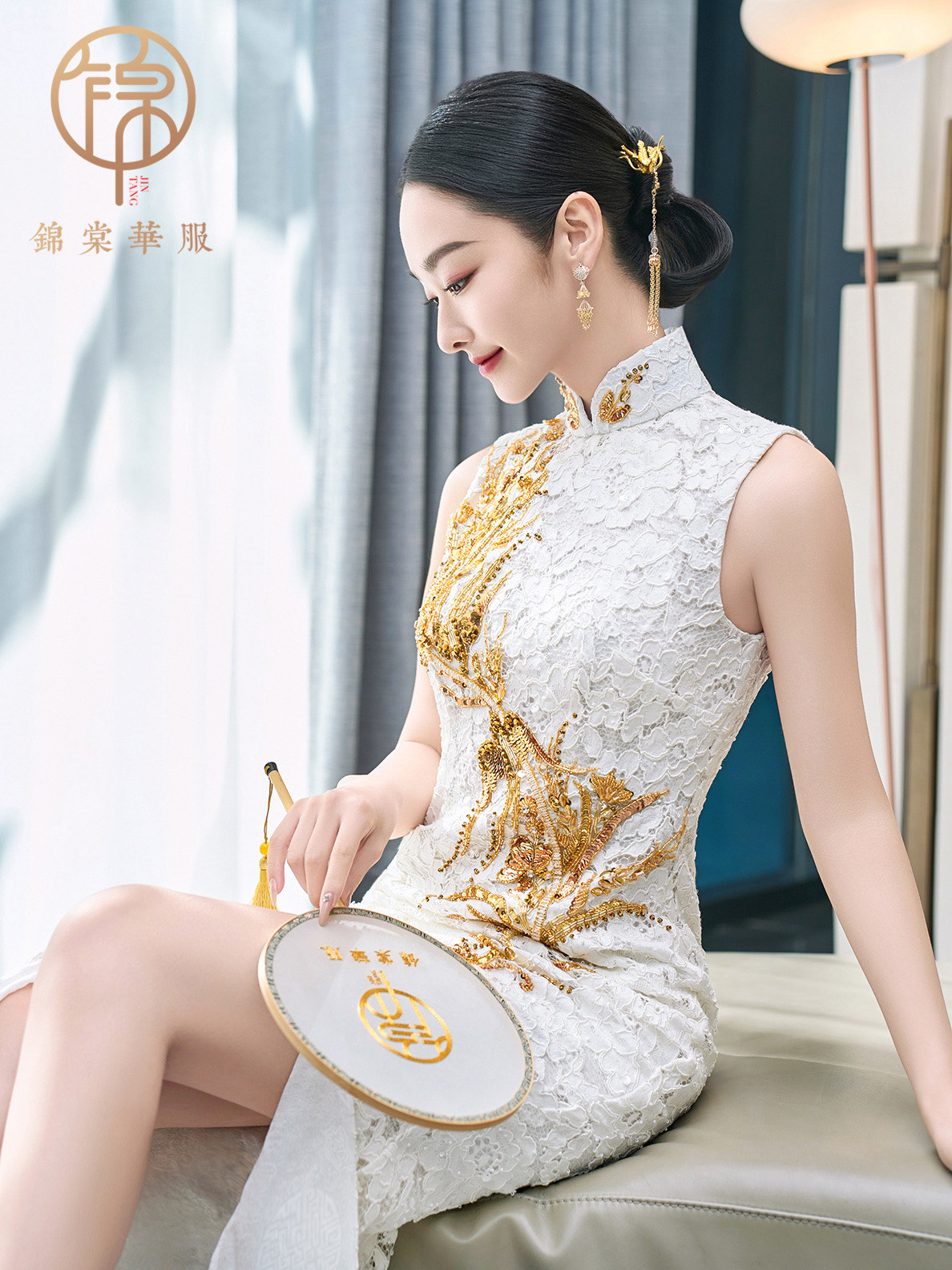 在厨房猛干蕾丝旗袍妈妈小说