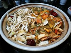 -东巴谷野生菌火锅餐厅