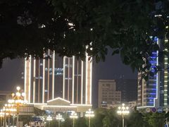 -人民广场