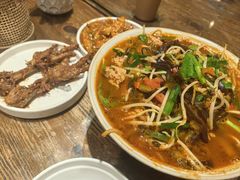 -粉八·云南米线·建水烧烤(常熟路店)