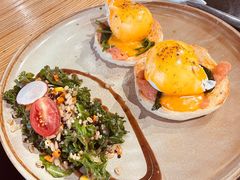 烟熏三文鱼班尼迪蛋-白鸟珈琲White Bird Cafe(南京西路店)