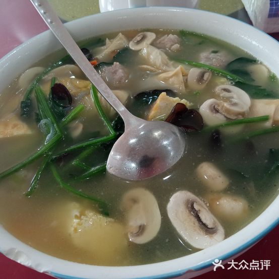 阿宏饭店(古林镇蜃蛟社区卫生服务站东)