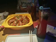 -多嘴超级肉蟹煲(杉杉国潮主题店)