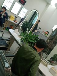 -环球蝶上美业连锁