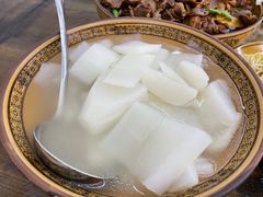 -一品红烧鸭特色川菜(三岔湖店)