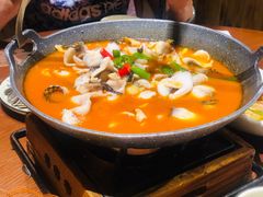 思茅酸汤鱼片-老滇山寨•云南特色菜•地方菜•民族风情歌舞表演(金碧店)