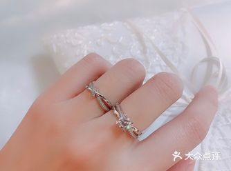 选店理由: 太太太喜欢这家店了,不知道被点评和身边的