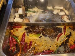 -百年川椒重庆老火锅(光谷店)