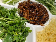 新京酱肉丝-富源东北春饼店(翠竹店)