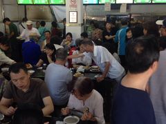 等位区-老磁器口豆汁店(天坛店)