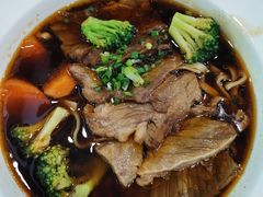 金牌红烧牛肉面-康师傅私房牛肉面(北京南站店)