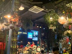 -胡桃里音乐餐厅(陶溪川店)(川湘赣菜·世界百大酒庄直供红酒·音乐表演)