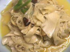 溜笋片-赖厨潮汕砂锅粥