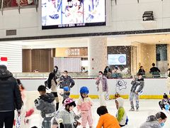 -冰纷万象滑冰场(沈阳万象城店)