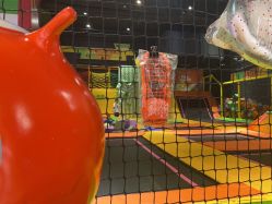 -蹦蹦跳跳(新奥购物中心店)