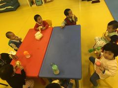 -KidsHome毅英宝贝家早教托育中心