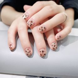 -雅洁美甲美睫