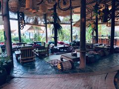 -乌托邦酒吧和餐厅