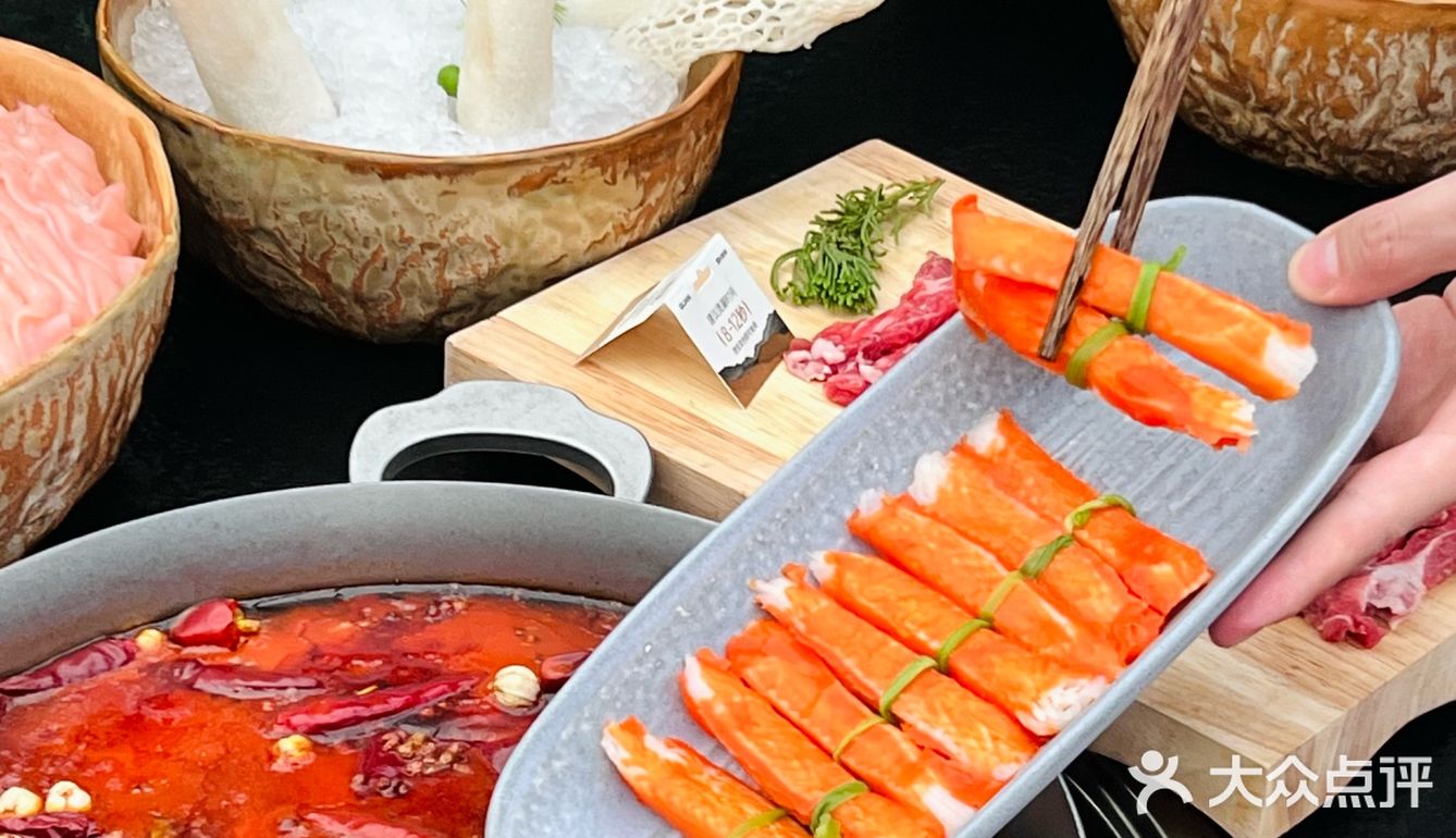 武汉太超前了 服务生颜值都这么高了吗⁉️