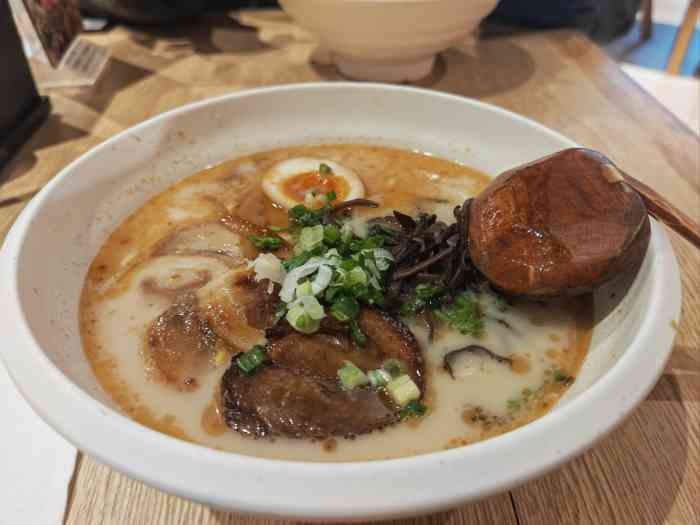 味千拉面(大连黄浦路店)-"新装修的店,装修风格与布置都特别有特别,.