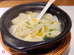 蟹粉小馄饨-馋三尺蟹粉小笼(人民广场店)