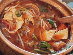 玉溪香辣铜锅米线-火塘云南烧烤大排档