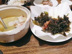 -泉畔人家·老济南经典鲁菜(大明湖店)