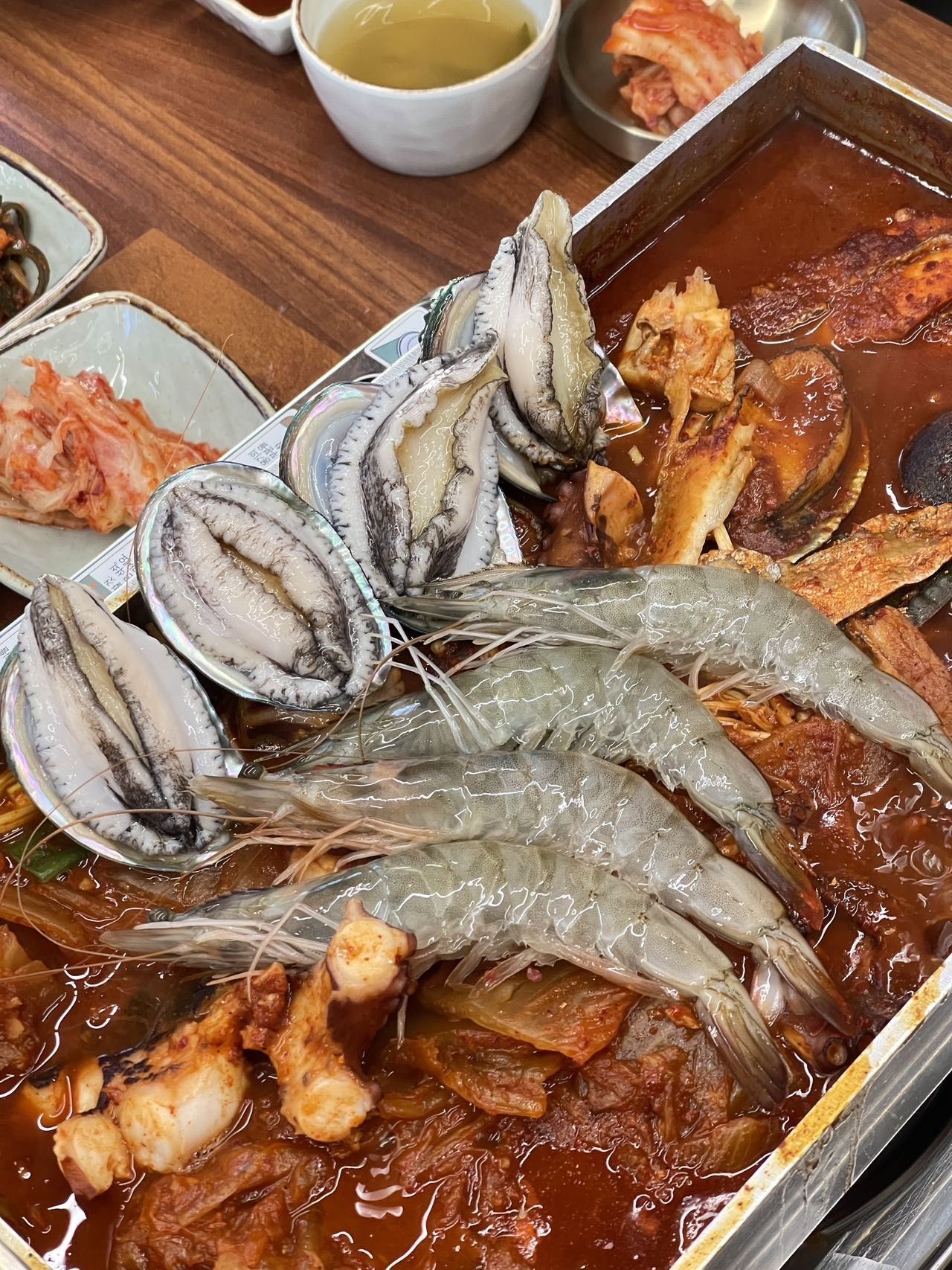 咸德海水浴场附近好吃的店!
来的时候碰到了好多韩国本地人在吃!