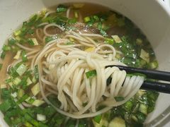 浇汤面-三宽猪蹄(咸阳店)