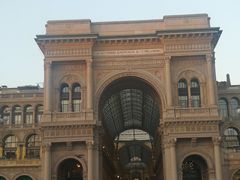 -文艺复兴百货(米兰大教堂广场店)