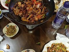 -富正毅三下锅·湘西韵味(天门山索道店)