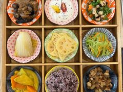九宫格（盲盒）-轻蔬不用等·素食(江苏路店)