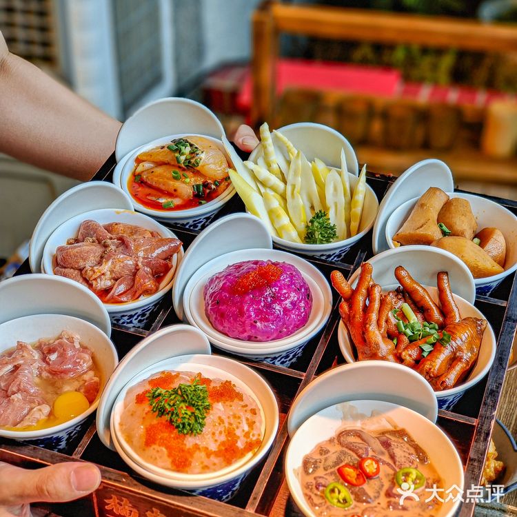 终于吃到这家重庆火锅🙈排队一小时果然值