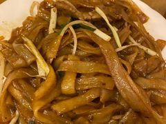 干炒牛河-粤仔湾砂锅粥(滨湖万达店)