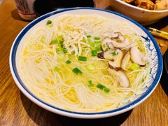 鸡汤银丝面-二孃鸡爪爪(东郊记忆店)