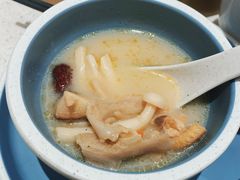 百合菌菇猪肚鸡-若爱猪肚鸡·啫啫煲(循礼门M+店)