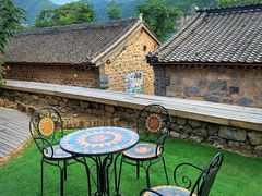 -百里峡七彩艺术小镇