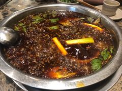 -肖肖酸萝卜鱼火锅(总店)