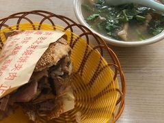 烧饼夹肉-洪峰浩老北京烧饼夹肉(角门路店)