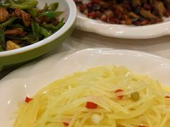 -丹江口渔村·湘味厨房(桃园店)