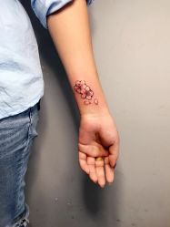 -闺绣刺青纹身店