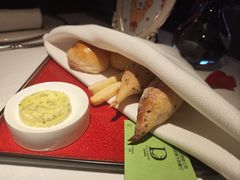 -弦月窗LUNETTE BY AMANDA(复兴路店)