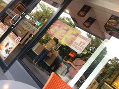 门面-麦当劳(友谊路得来速店)